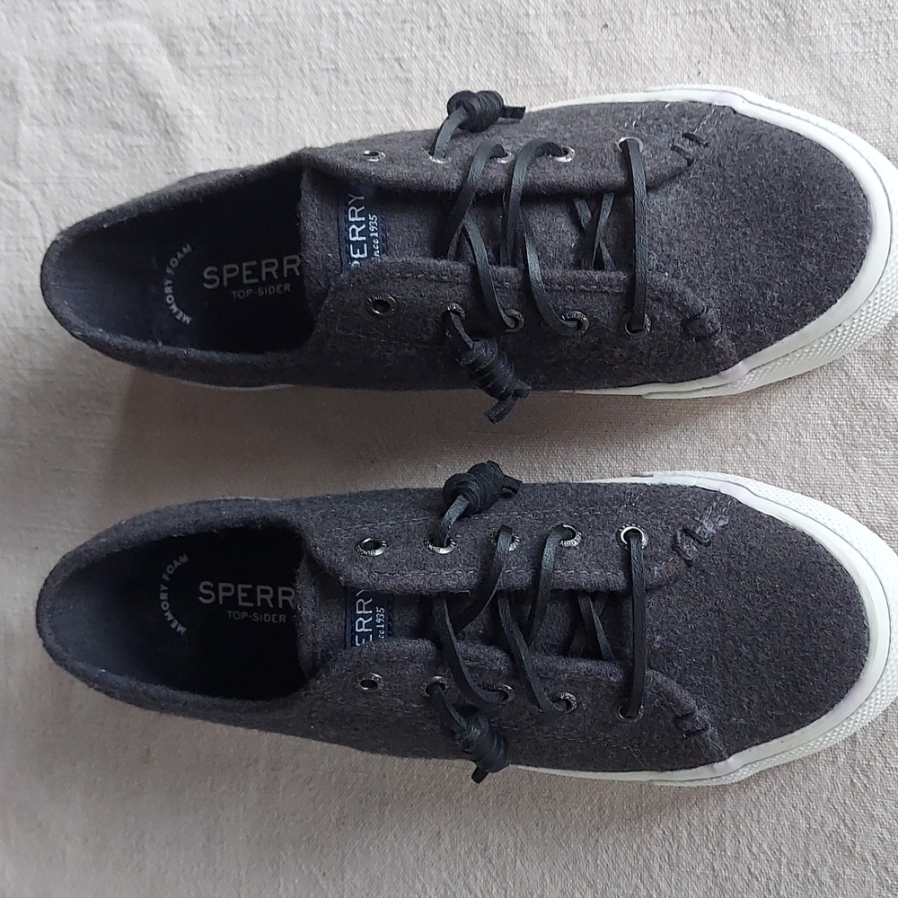Sperry Women's Crest Vibe Memory-Foam Fleece Sneakers,  dark gray, size 7,new